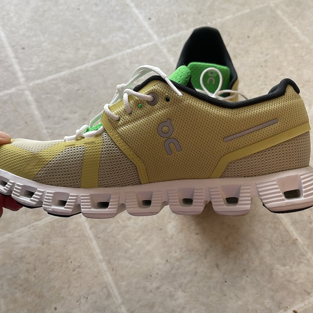 On Cloud 5 - image 3